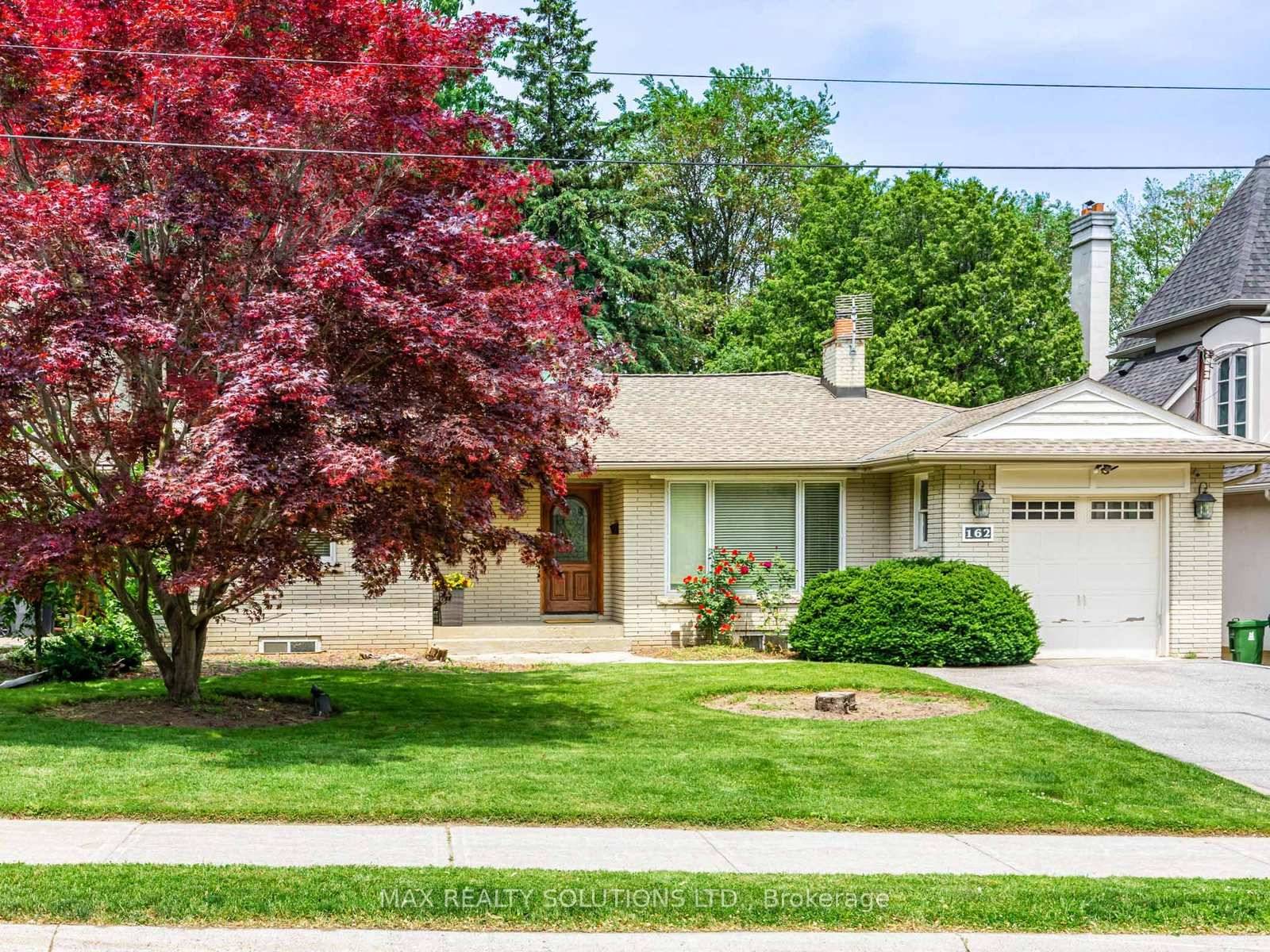 Beautiful 58 x 145 property in exclusive Bayview amp ; York Mills area.