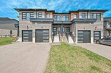 Freehold Modern Townhouse !