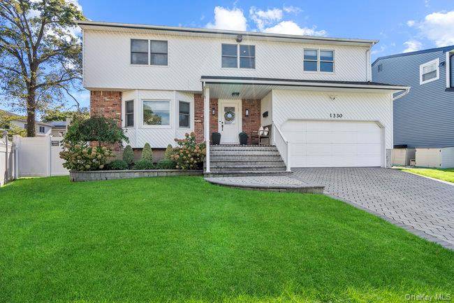 Discover the perfect blend of style, comfort, and location in this spacious and bright Colonial in Barnum Woods set on an oversized property in a wonderful cul de sac.