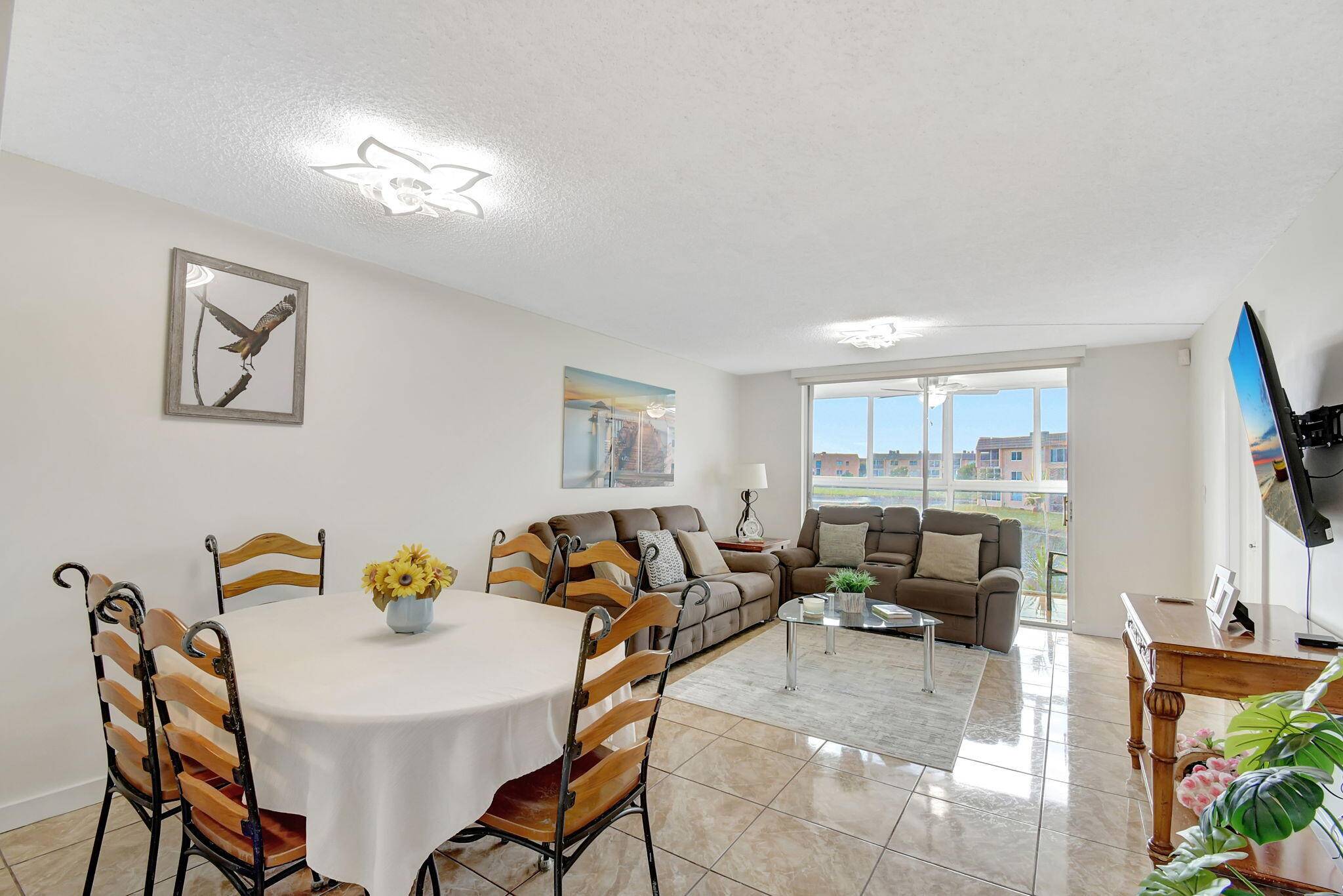 Bright and Beautiful 2 2 Condo.