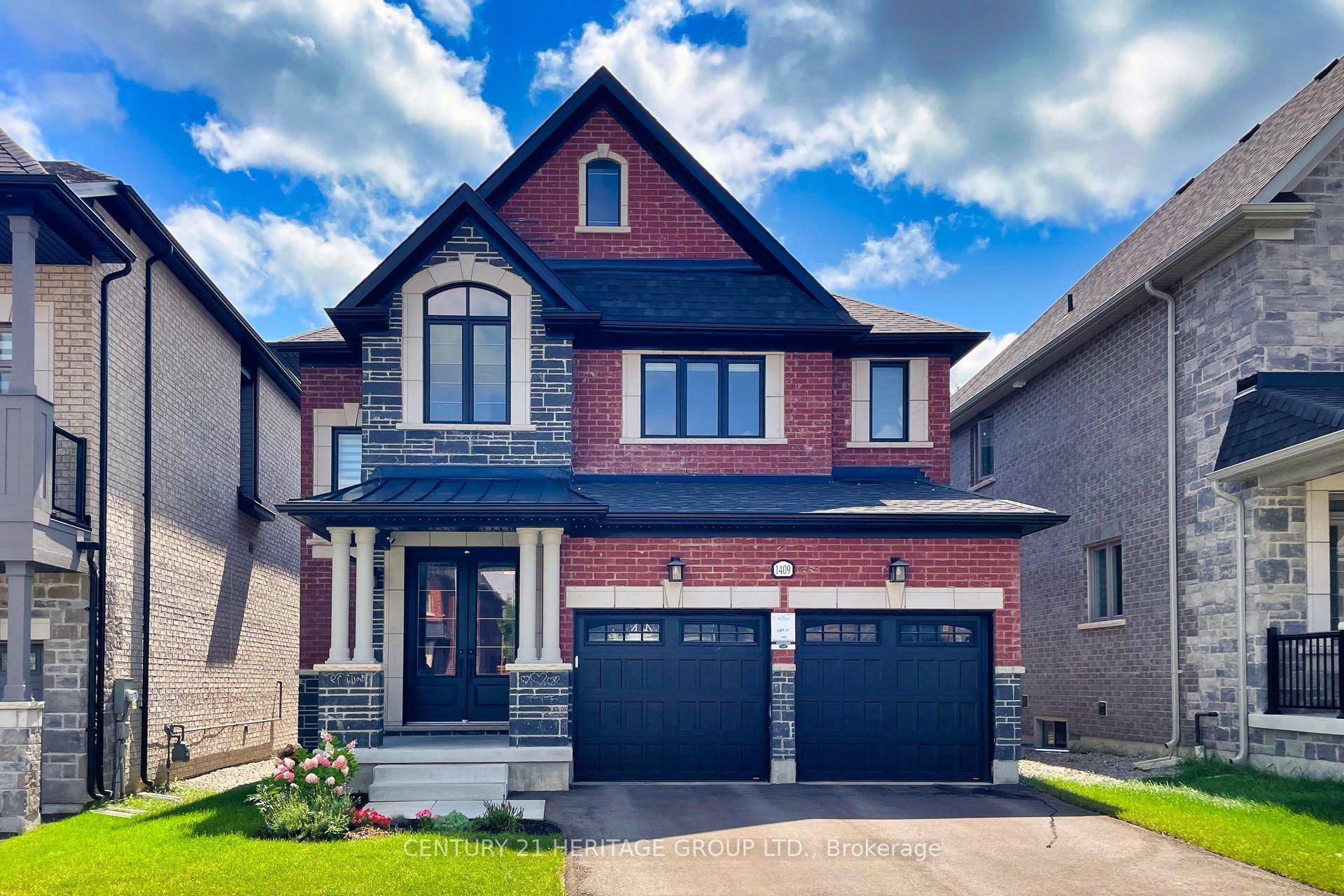 Stunning Detached Home in the Heart of Alcona !