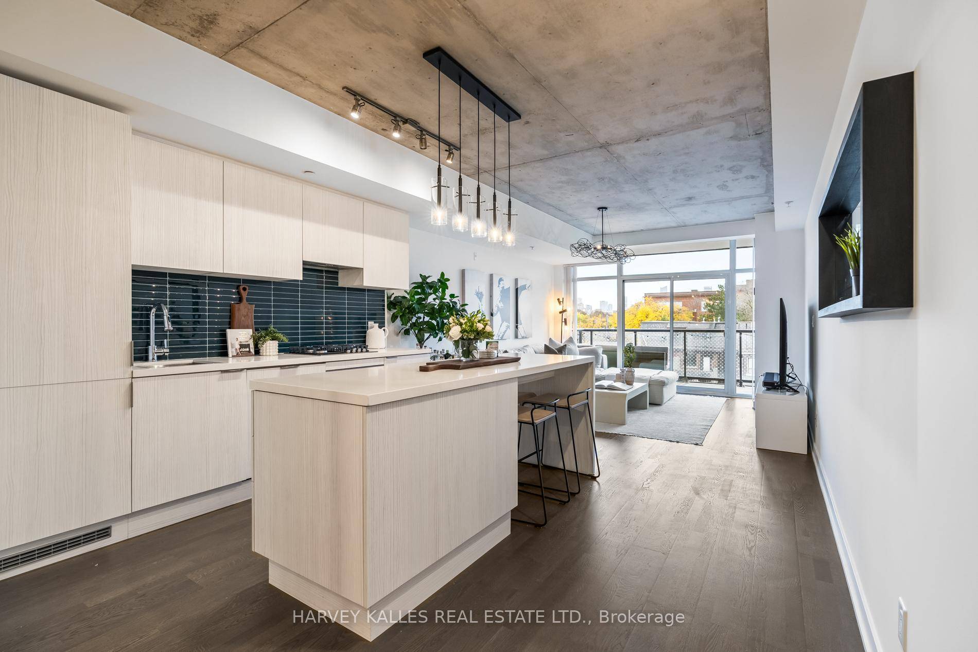 109 Ossington Avenue 318 Boutique Loft Living at 109OZ.