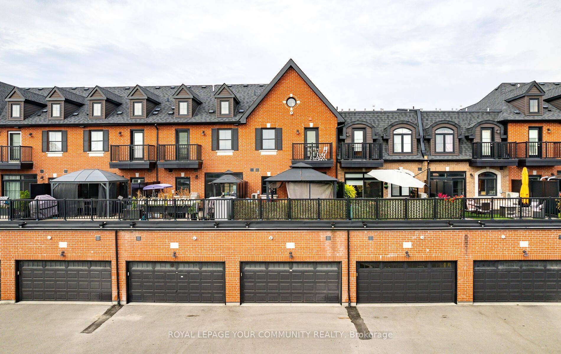 Stunning 3 Bed Condo In The Heart Of Desirable Brooklin.