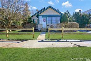 Charming Village Colonial in the Heart of Greenport !