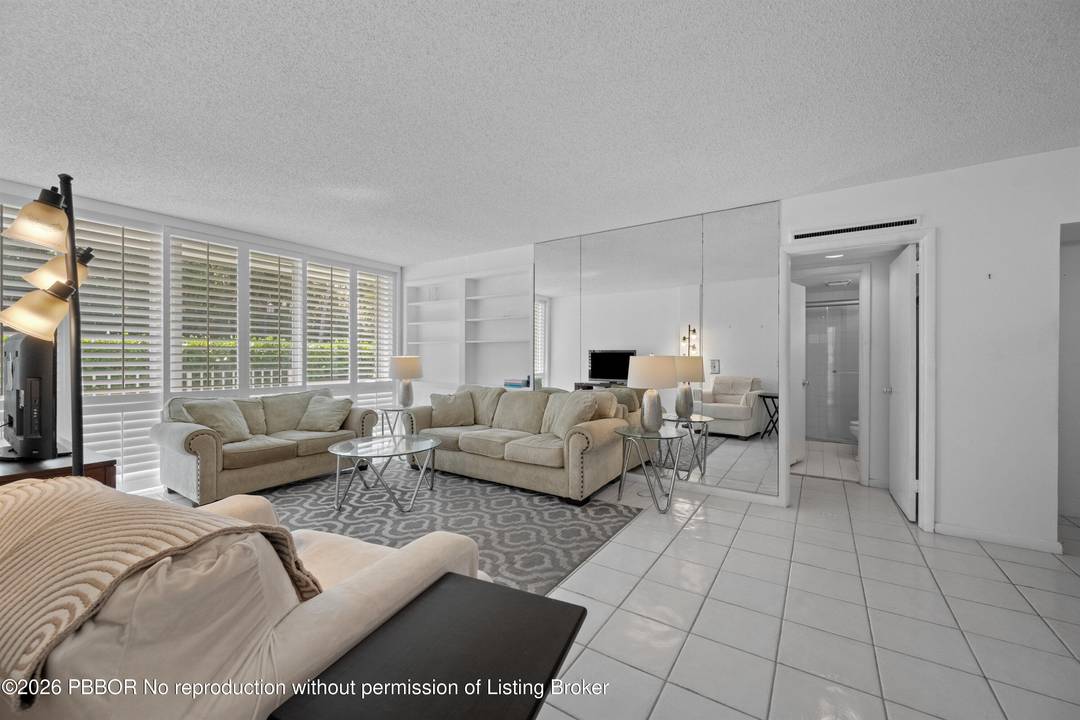 Charming boutique building offers the perfect Palm Beach pied a terre.