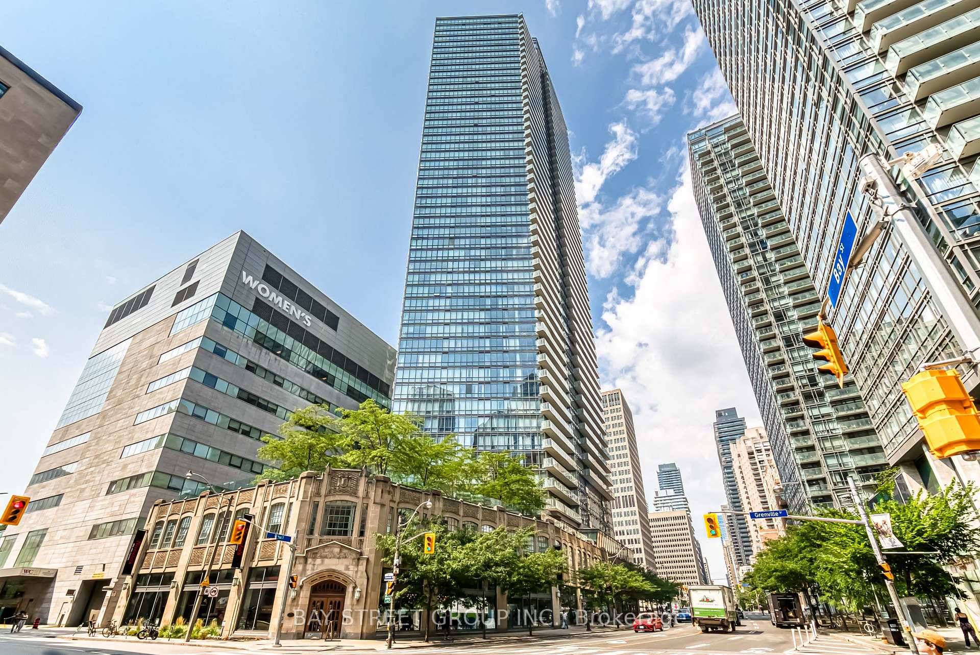 Stunning Highrise Burano Condo located In Heart Of Downtown Bay amp ; College, Spacious One Bedroom Plus Den With Unobstructed Downtown View.