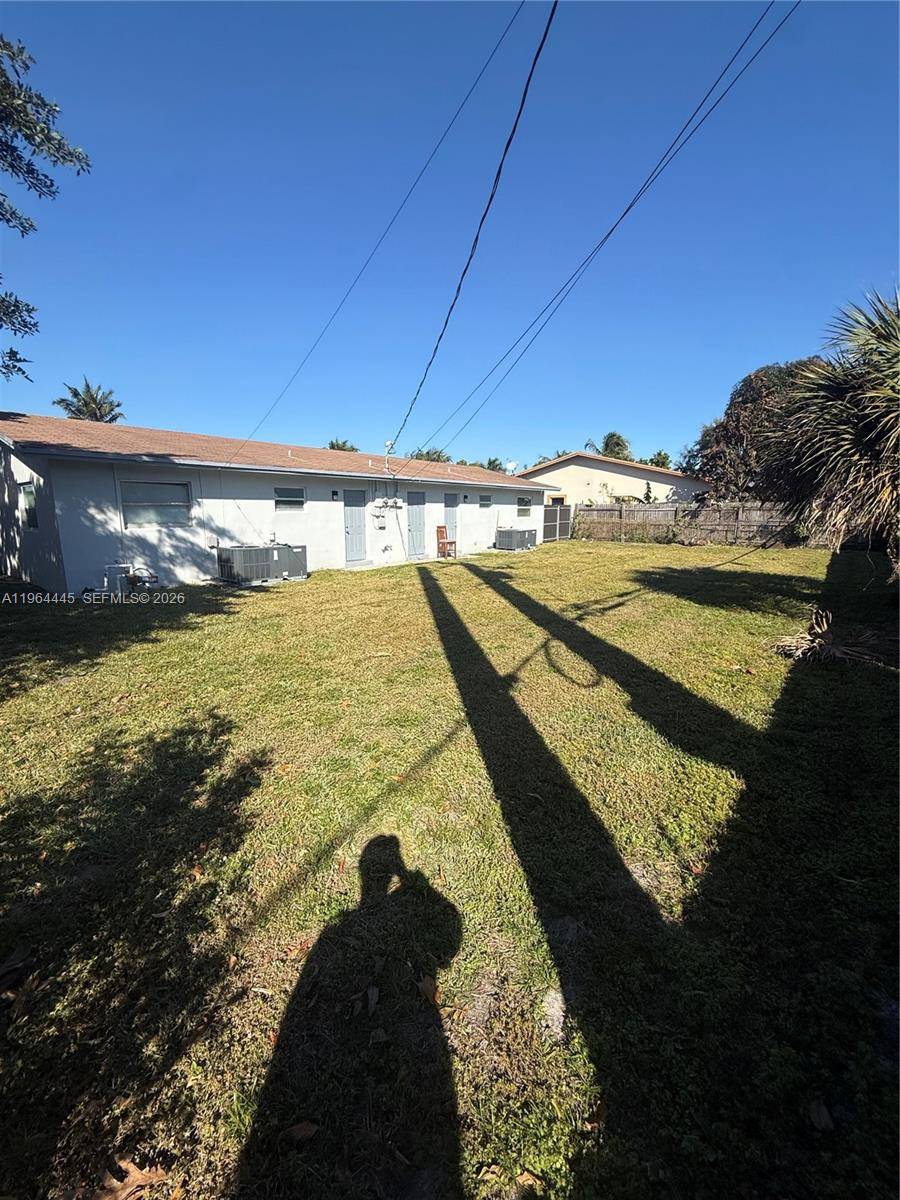 Excellent income producing duplex in Deerfield Beach generating 4, 400 month in gross rental income.