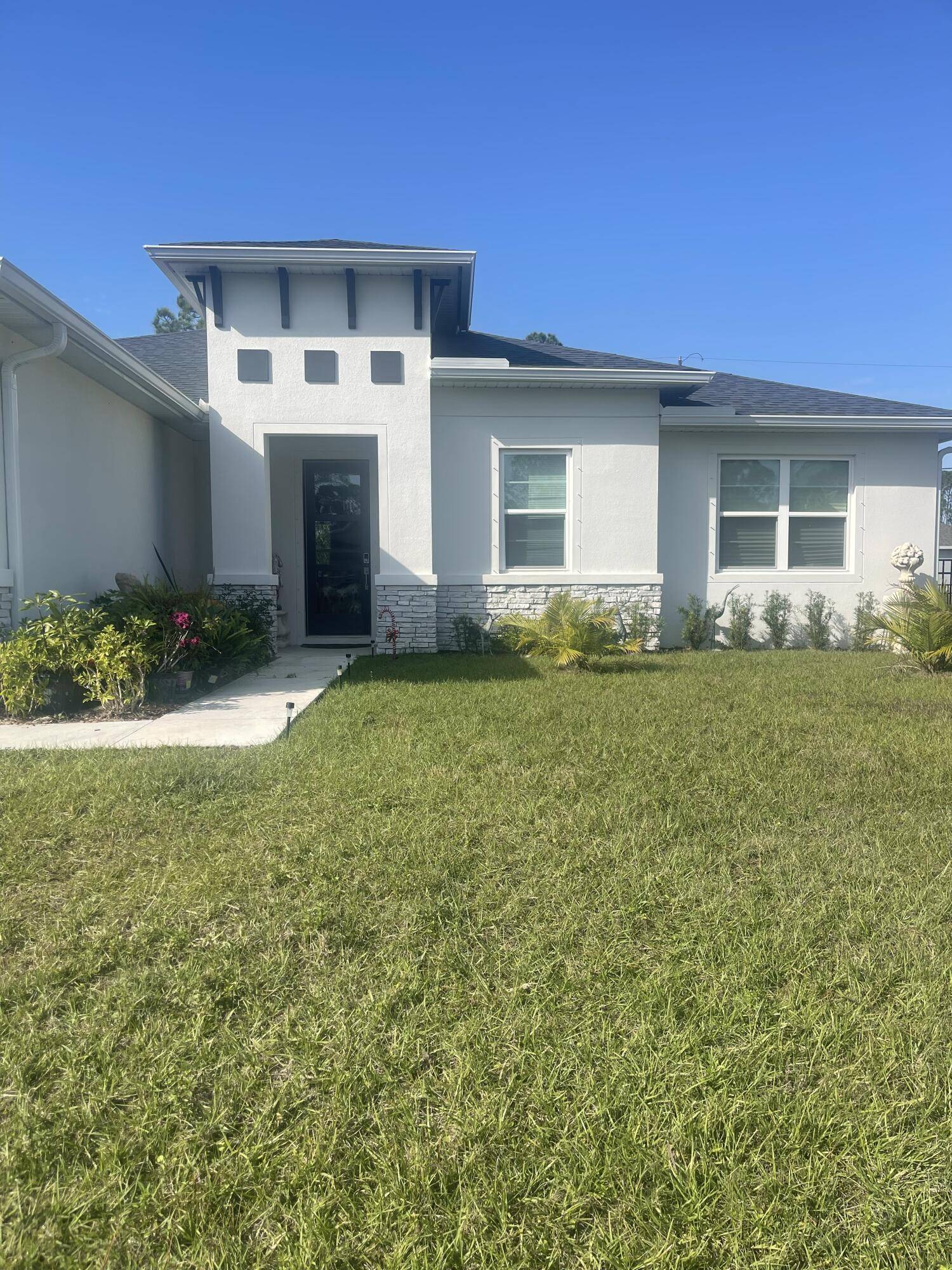No HOA, No CDD. Energy Star SS Appliances, top of line AC, Luxury tile plank flooring, Quartz countertops, LED lighting, 42'' soft close cabinets, open floor plan with 9'4 ceilings ...