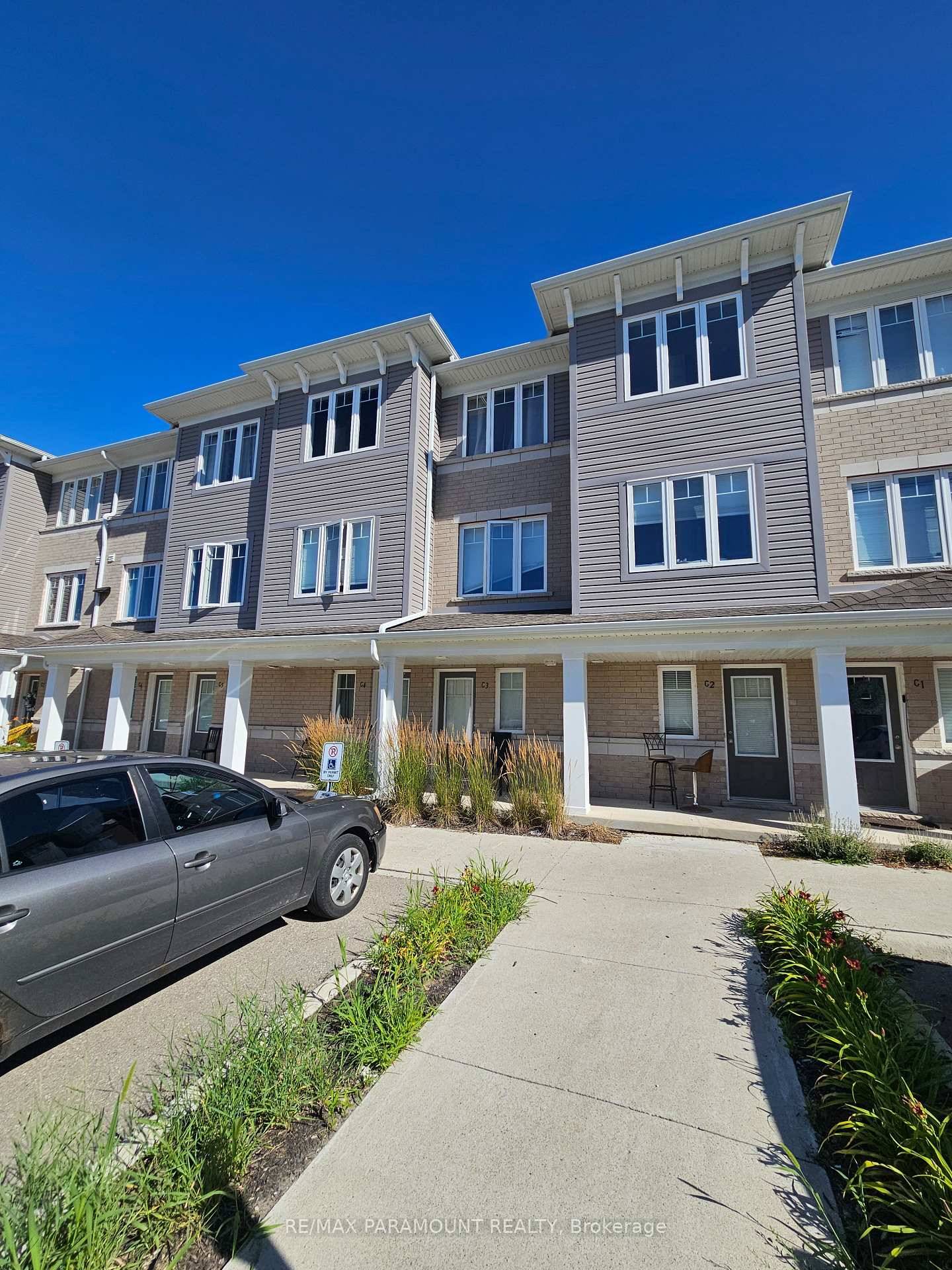 Step into this beautifully updated 3 bedroom, 2 full bathroom condo townhouse, offering stylish contemporary finishes and a bright, functional layout.