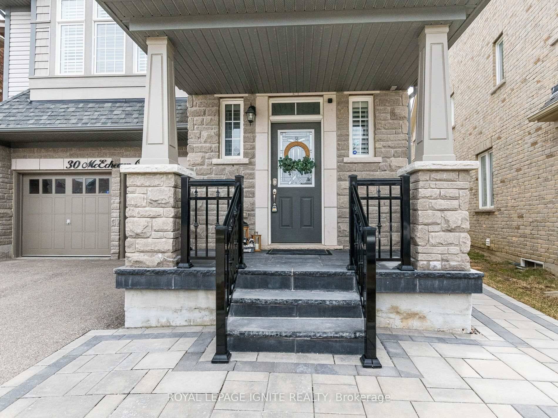 Your search ends here ! Welcome to this meticulously maintained and tastefully upgraded detached house in sought after Southfields Village in Caledon.