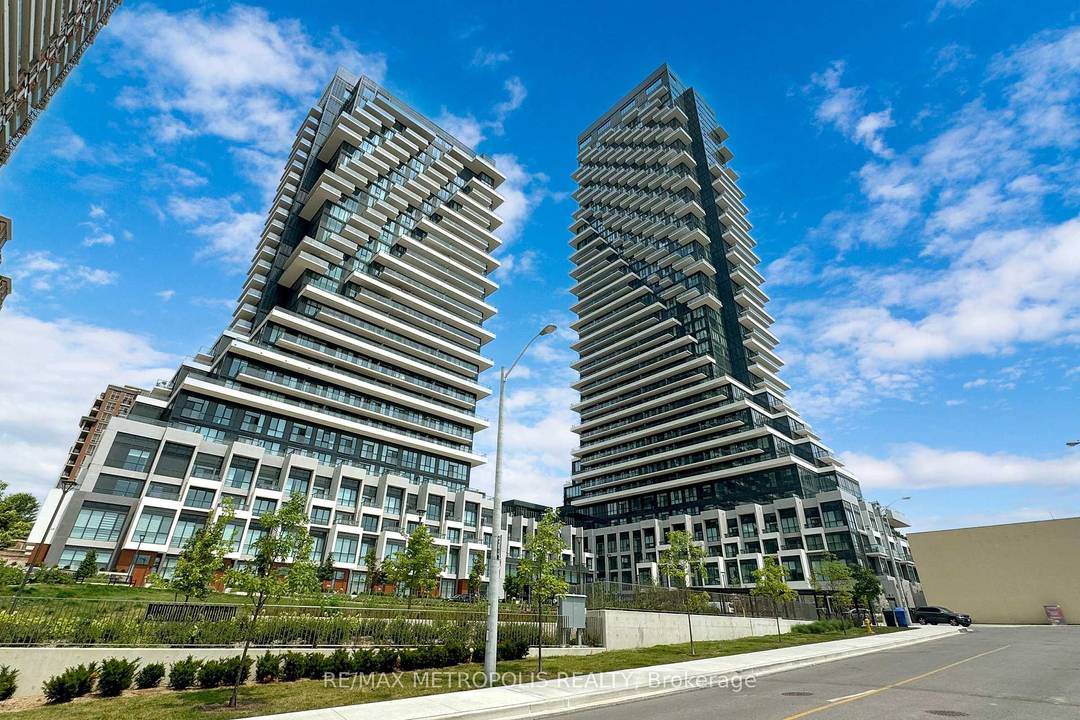 Situated at 20 Inn On The Park Drive, Unit 638, in the coveted Leslie Street and Eglinton Avenue East area of Toronto, this sophisticated condo offers an elegant blend of ...