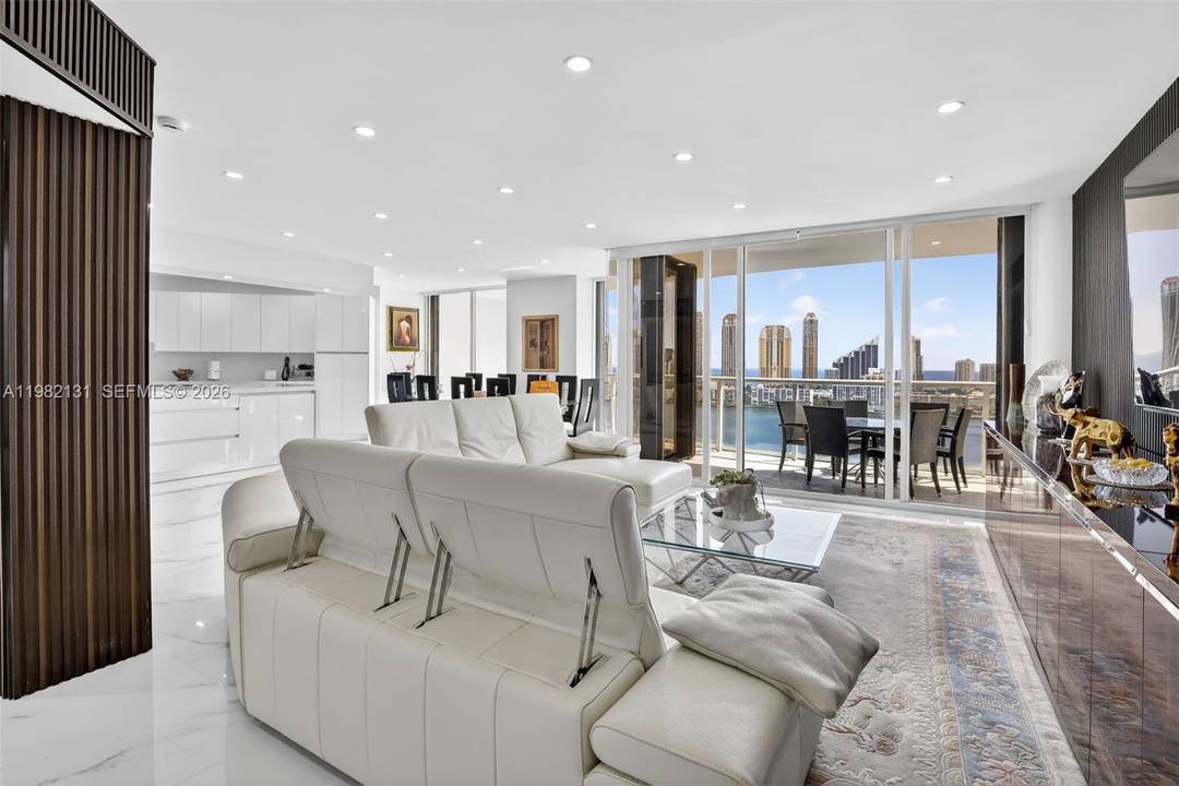 Wow ! Spectacular Ocean Views From This Completely Renovated Two Story 3 Bed Staff Quarters 4.