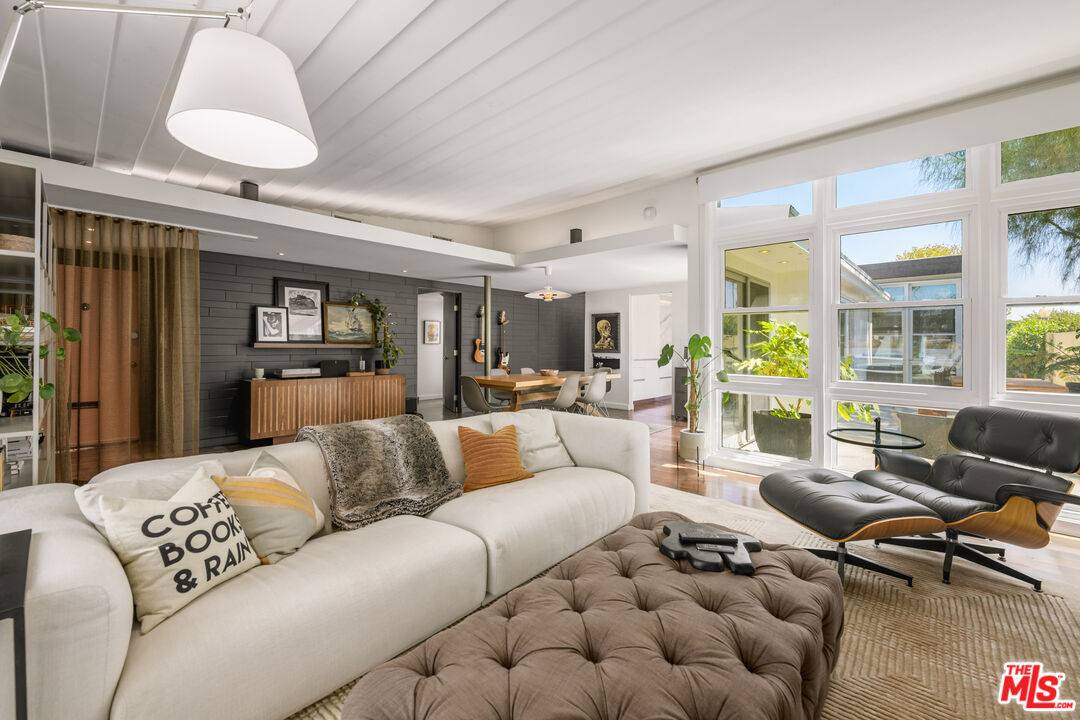 1856 Hi Point St 4BR Beverlywood La