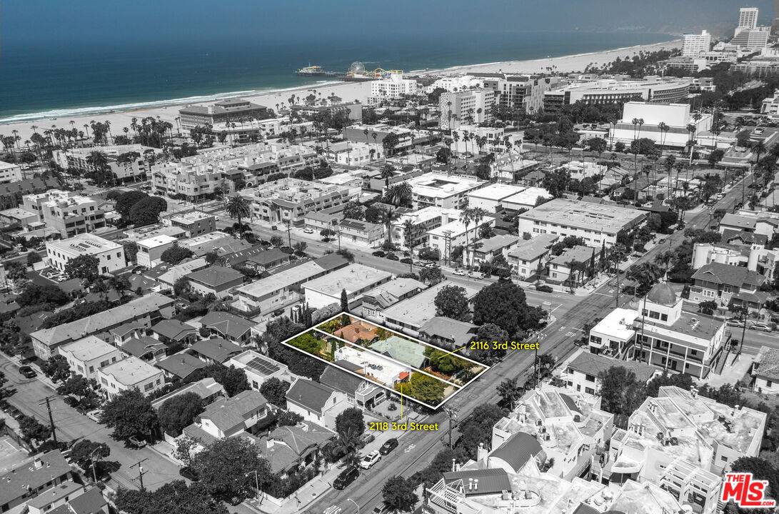 2116   3rd St 8BR Santa Monica La