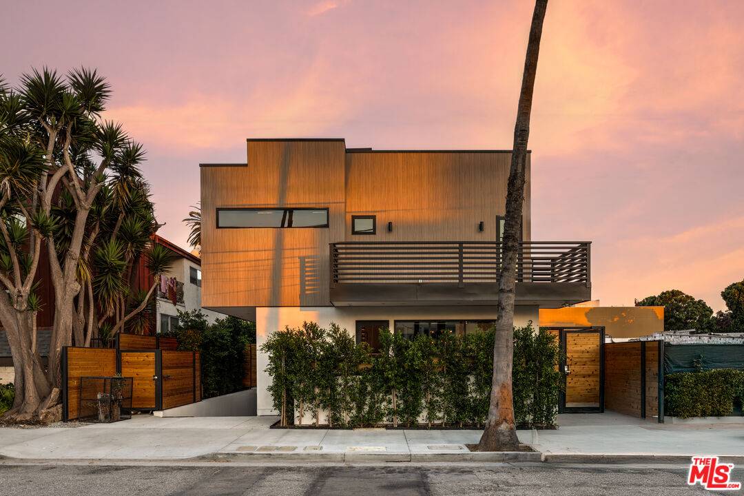 212   Bay St 2BR Santa Monica La