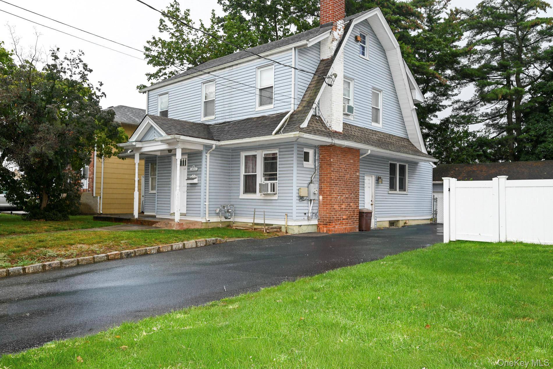 Beautiful 3 bedroom, 2 bath Detached colonial on a large 50 x 140 lot with a huge 700 sq ft 3 car garage located in the village of Mineola.