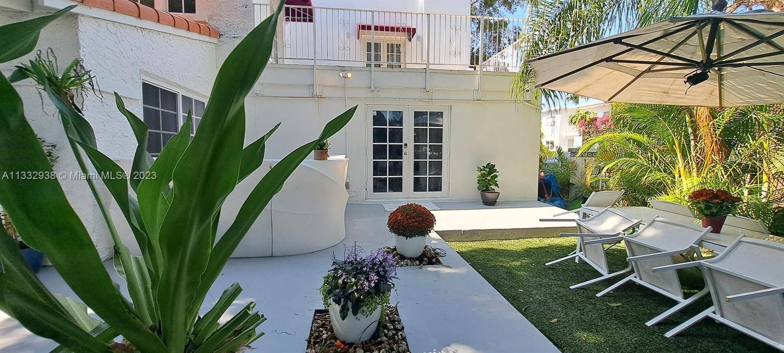 Located in the heart of SOBE, this renovated 3bed 3bath each bed with its own bath guest bath is unique one of a kind.