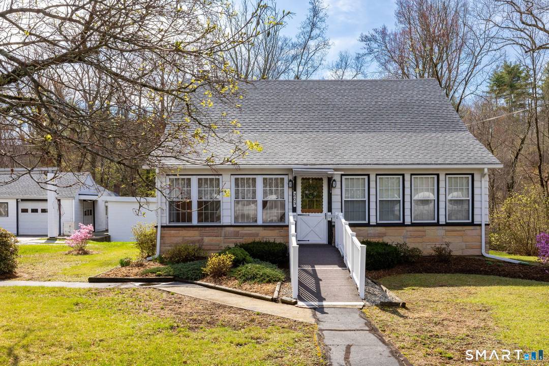 This unique 3 bedroom property offers a rare opportunity to live and work from the same location, with a rich history of over 75 years as a successful business.