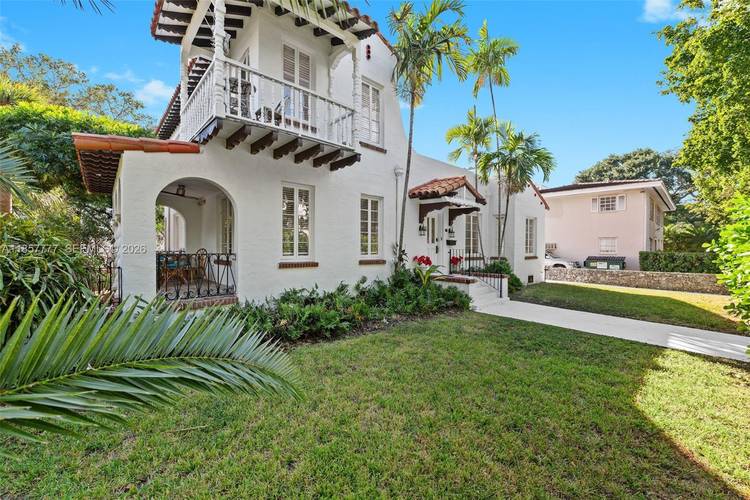 Rare Investment Opportunity, Welcome to Casa Coral, the only legal STR in Coral Gables with a conditional use permit for Bed amp ; Breakfast.