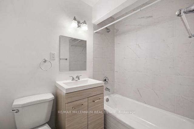 Welcome to 164 Grange Avenue, ideally located in the heart of downtown Toronto near College andSpadina.