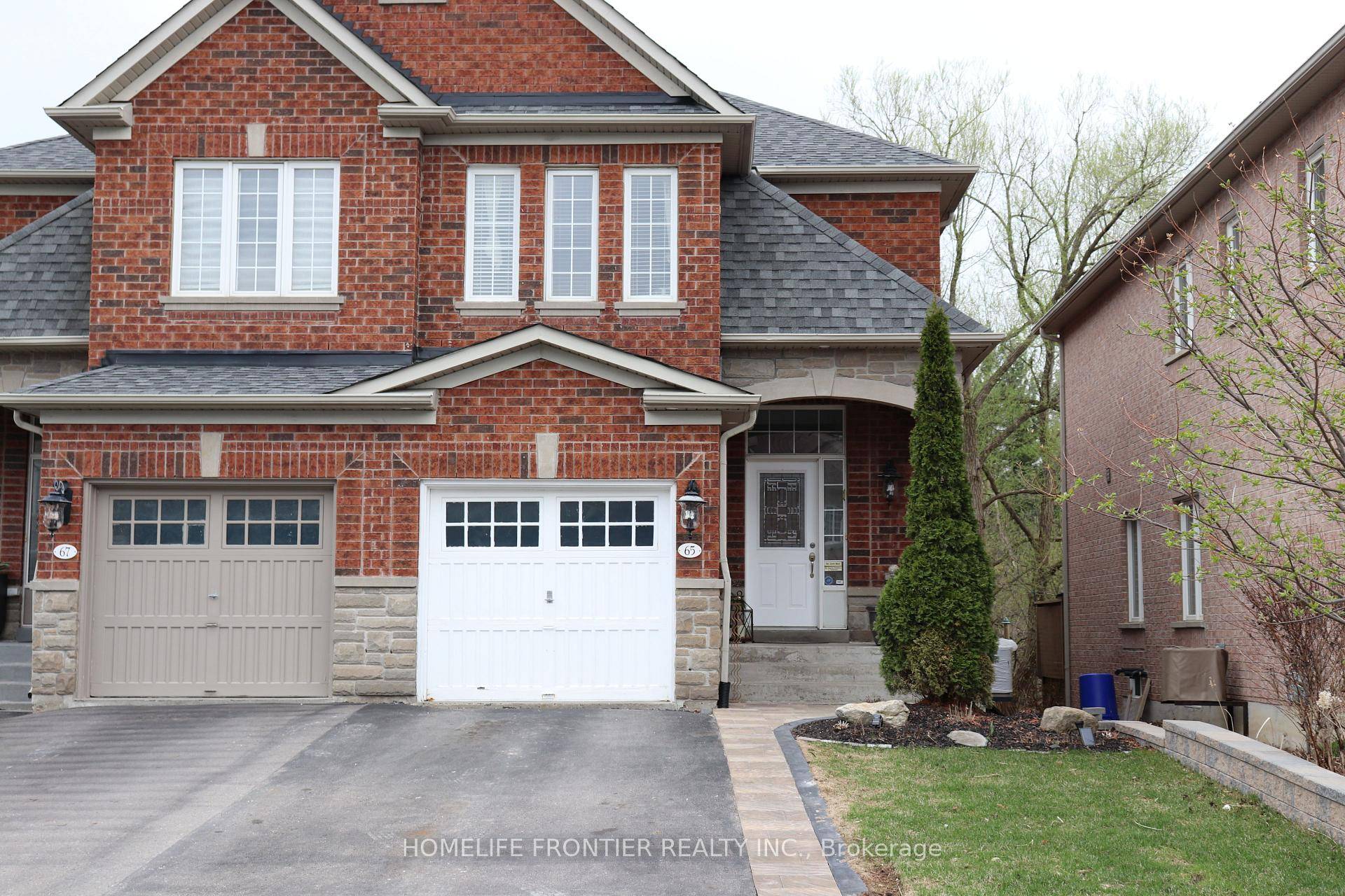 Walk Out basement To a Beautiful Ravine View Backyard.