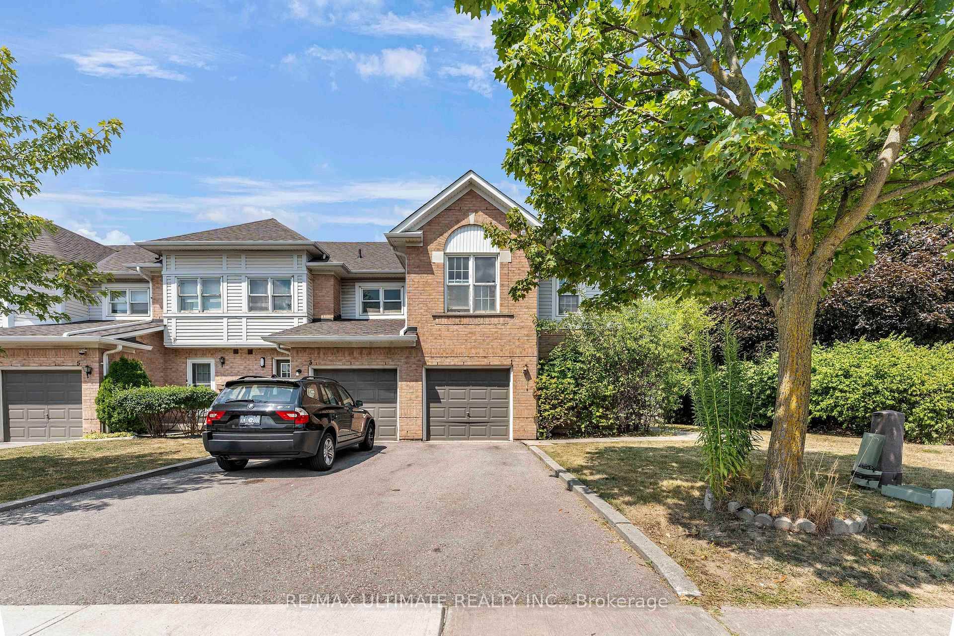 Fantastic Location Bright Corner Unit Feels Like a Semi !