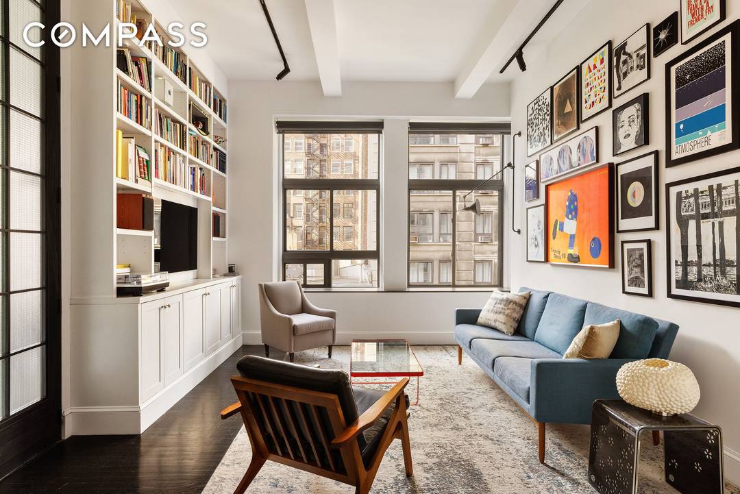 Residence 6H at 21 East 22nd Street is a perfectly proportioned, oversized south facing loft with 11 foot ceilings and exceptional natural light.