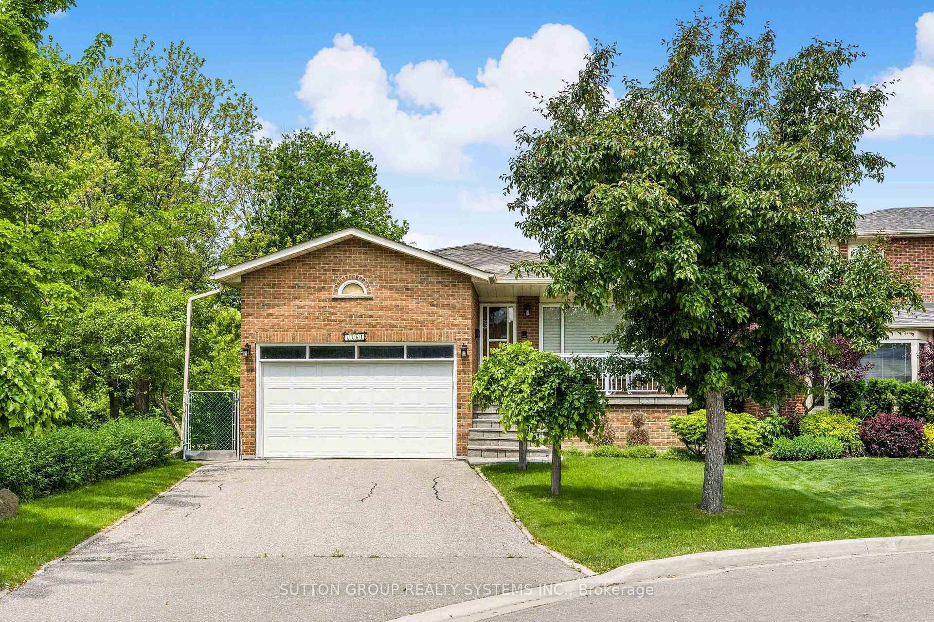 Spectacular 5 Level Backsplit in Prestigious Rathwood Golden Orchard Court !