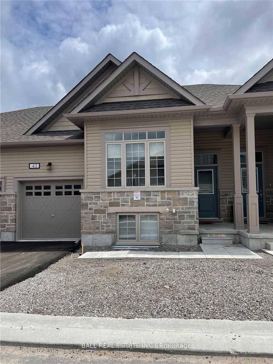 Welcome to luxury rental living in the heart of Bobcaygeon !