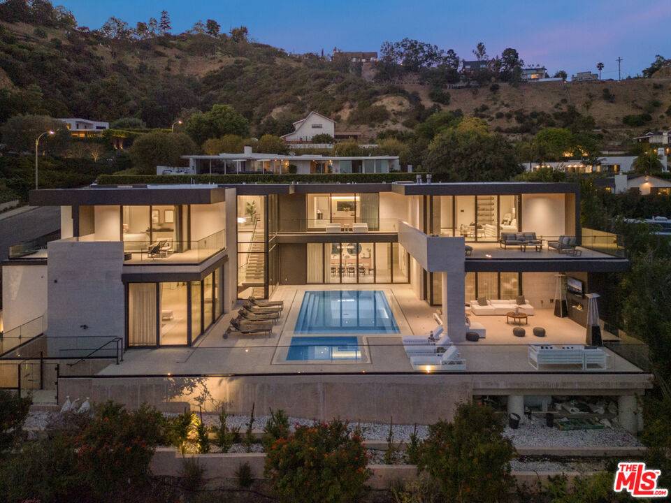 9255 Swallow Dr 7BR Sunset Strip La