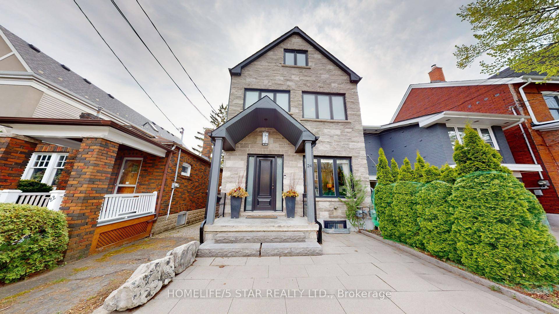 Stunning newer built executive 3 bedroom loft home in highly desirable and much sought after High Park neighbourhood !