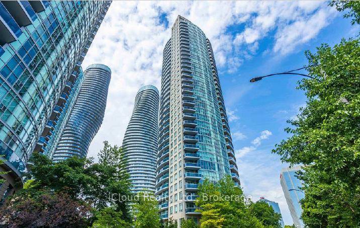 Absolutely Gorgeous, Open Concept 2 Bedroom and 2 full Bathrooms.