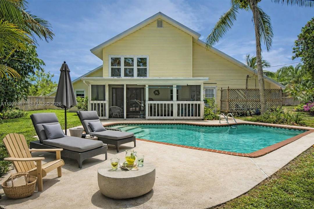 No HOA ! Less than 1 mile to boat ramp and 7 mins to the beach, and about 1 mile to both Jimmy Graham Park and Peck Lake Park, this ...