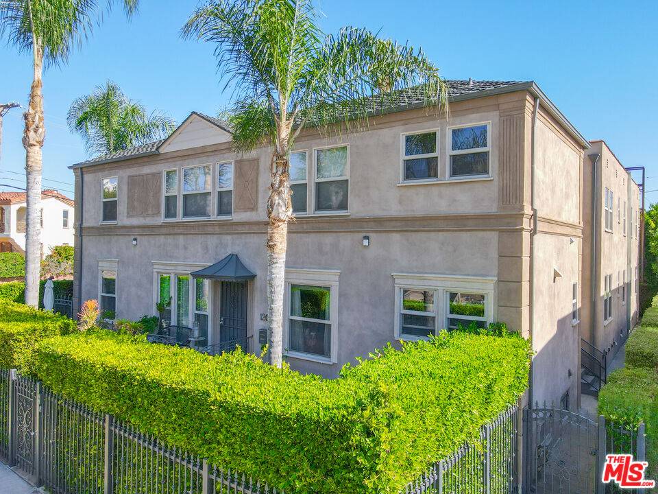 1202  S Cochran Ave 8BR La