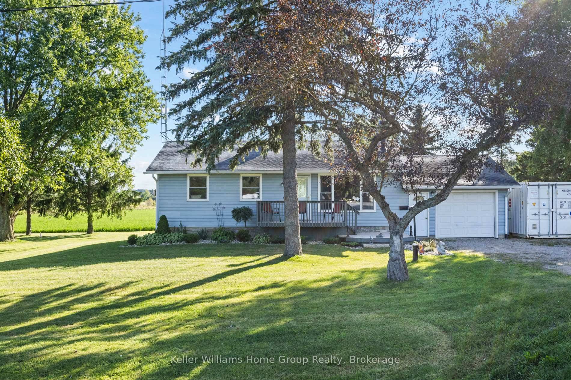 Charming Country Bungalow Minutes from Fergus.