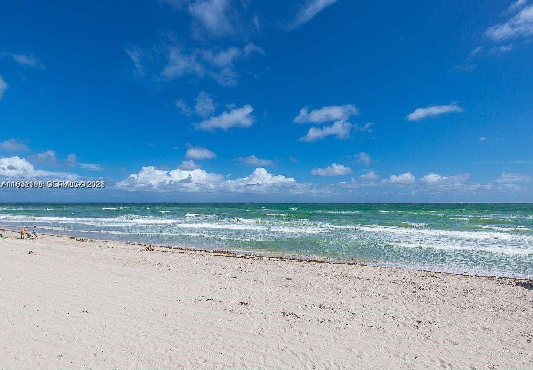 Looking for the perfect beachfront opportunity ?