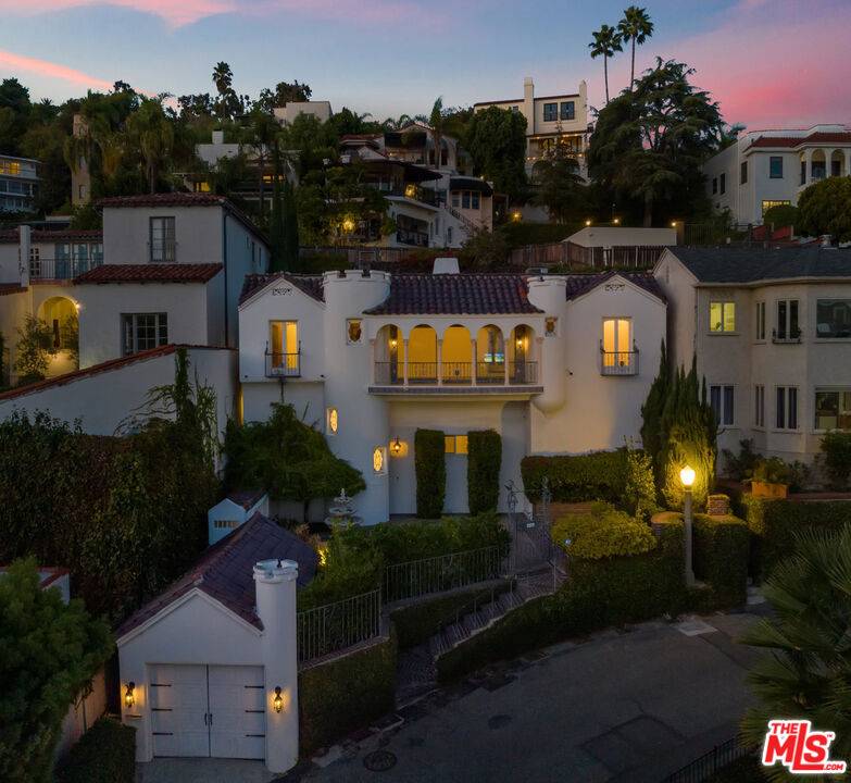 2111   Rockledge Rd Hollywood Hills East LA