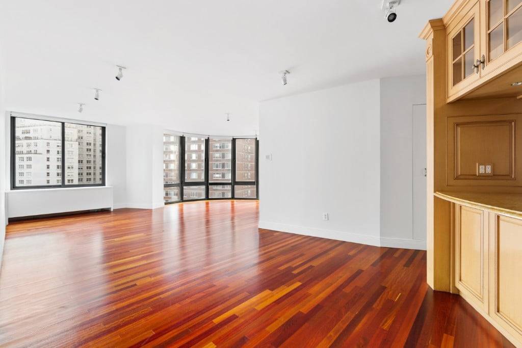 Manhattans streets are invigorating, and many covet the opportunity to take it all in from a birds eye view.