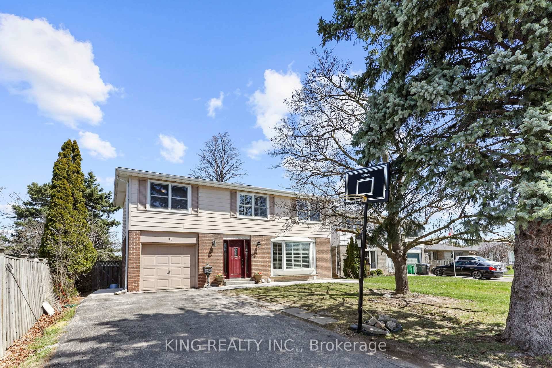 Beautifully upgraded 4 bedroom detached home in a family friendly Brampton neighborhood !