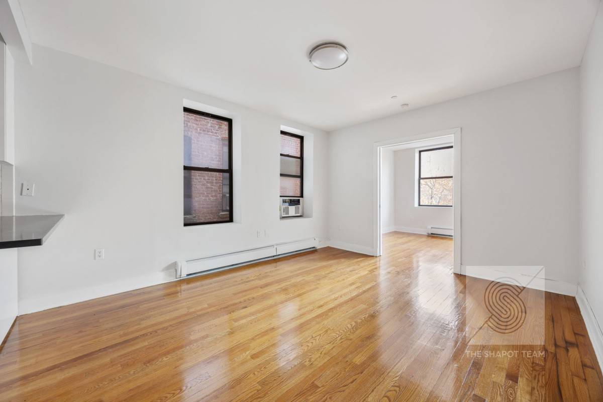 If your dream is an affordable and move in ready slice of Manhattan life in Central Harlem, step into Apartment 505.