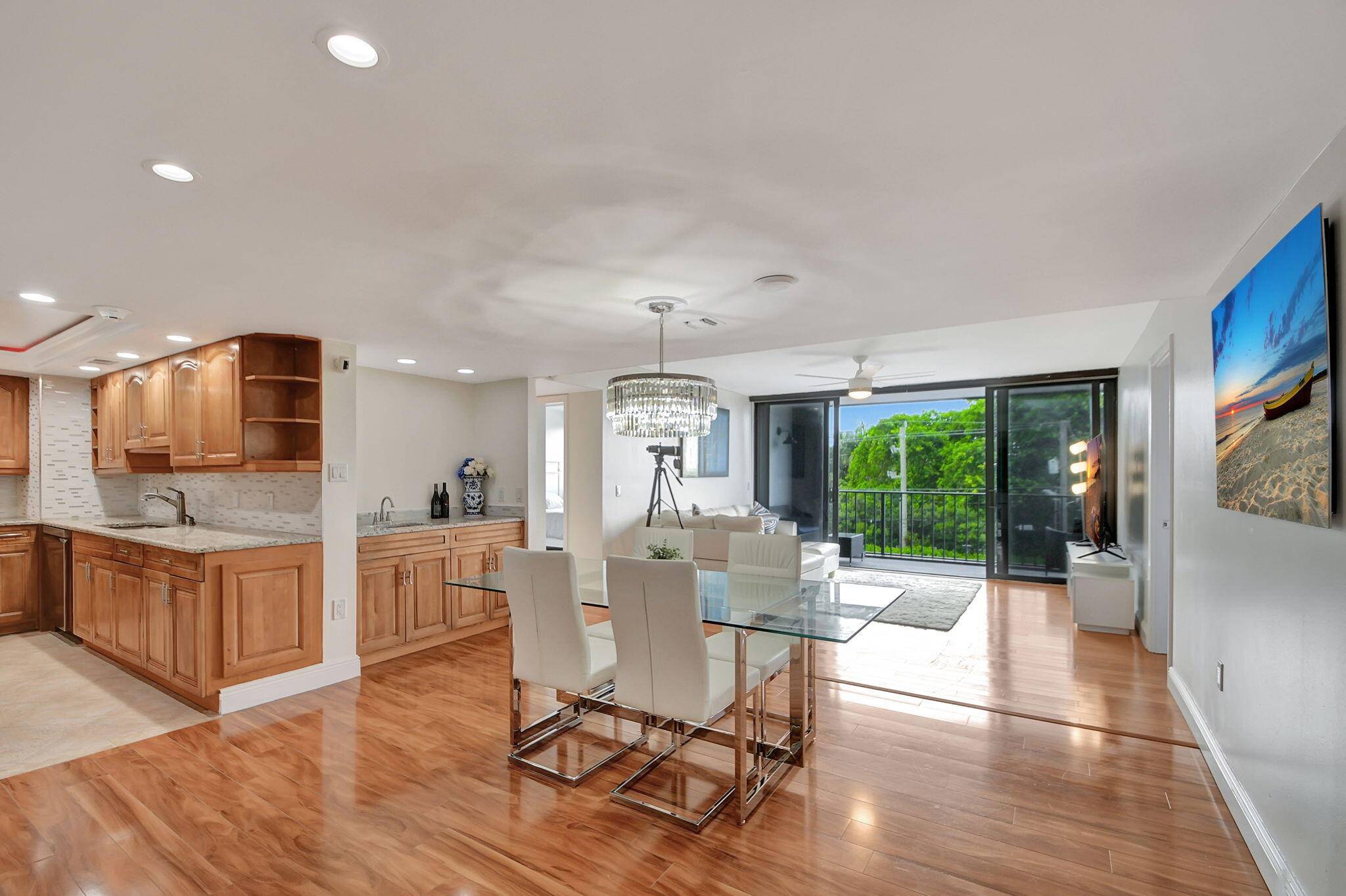 Welcome to your waterfront oasis in the heart of West Palm Beach !