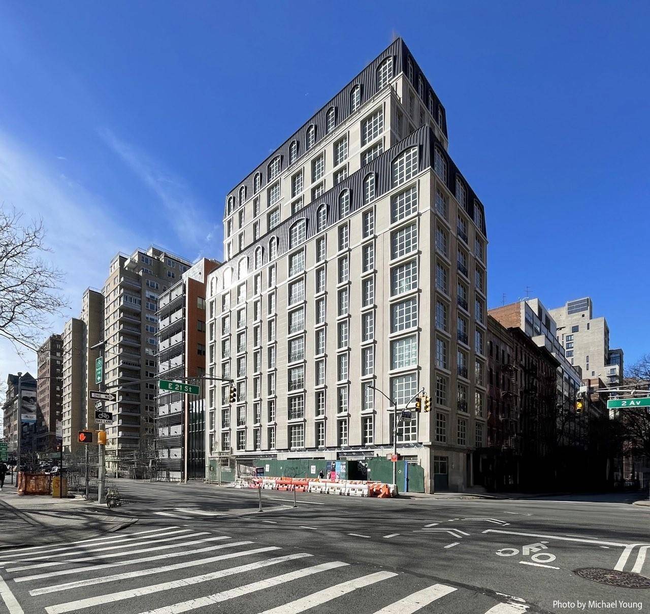 Residence 9D at 250 East 21st Street is a bright and thoughtfully appointed 688 square foot one bedroom, one bathroom home, located in a boutique full service condominium in Gramercy.