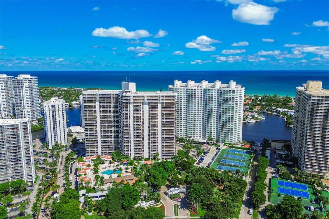 Stunning 2BD 2BA in the heart of Aventura !
