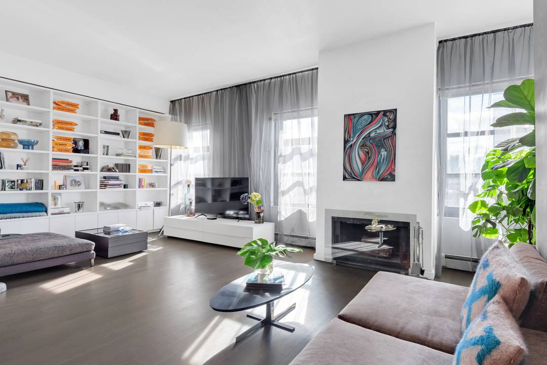 Welcome to Residence 6S at The Armory a spacious and thoughtfully designed one bedroom residence Experience quintessential loft living in this designer luxury unit located within a historic doorman elevator ...