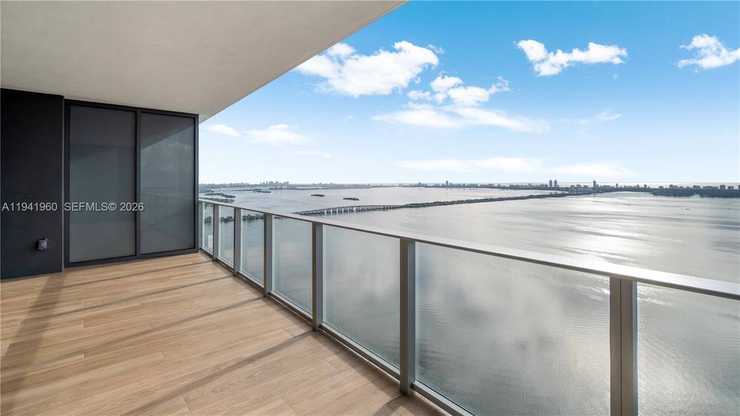 Brand New 2025 ! Luxurious 3 bedroom, 3.