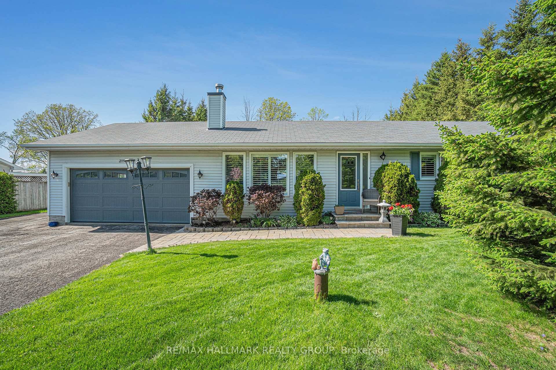 LOCATION, LOCATION ! Renovated and meticulously maintained 3 bedroom, 2 full bathroom BUNGALOW with NO REAR NEIGHBOURS on a quiet dead end street in a family friendly subdivision of North ...