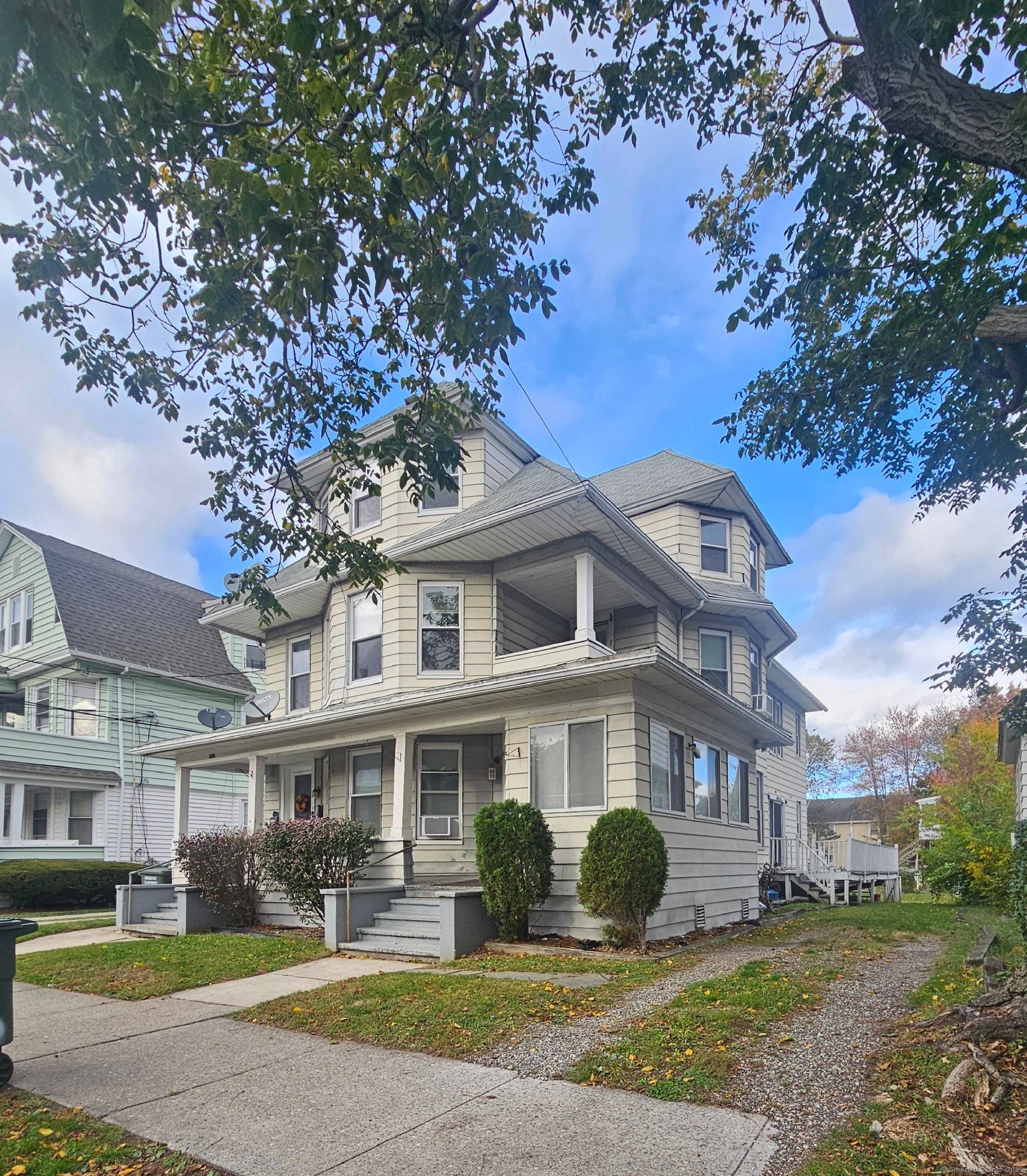 Welcome to 566 570 Beechwood Avenue !