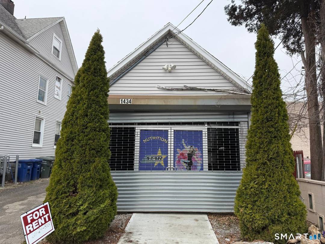 Located at North avenue at Bridgeport Ct with 800 sq.