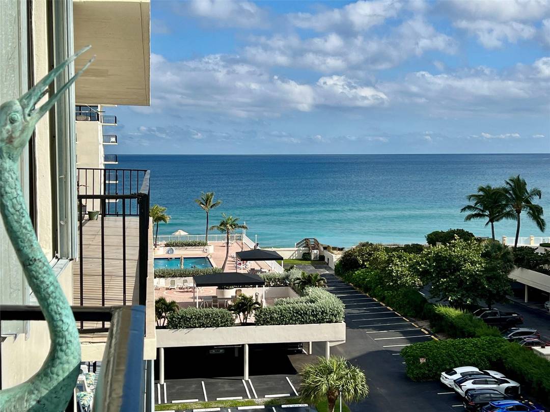 LARGE 2BR 2BA resort style oceanfront property !