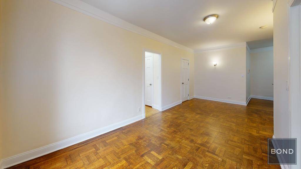 Large 2 bedroom apartment in prime West Village !